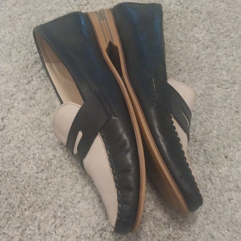 -Cole Hahn black & cream leather penny loafers